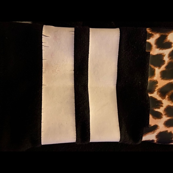 Victoria Secret pullover - Picture 2 of 4